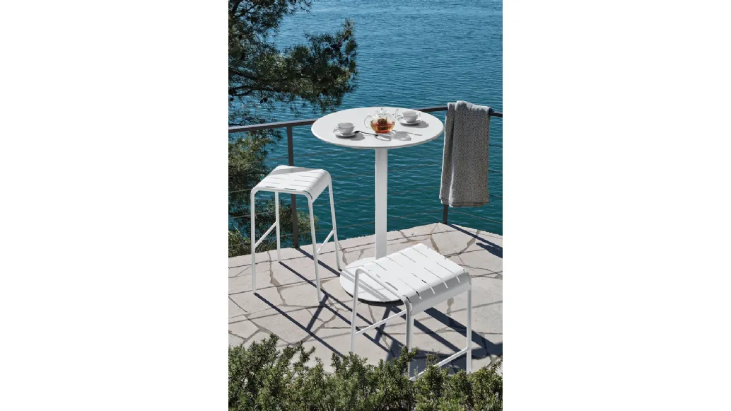 Easy Cocktail table and chairs Connubia