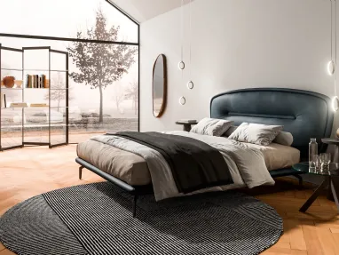 Leather bed by Ozzio Romance.