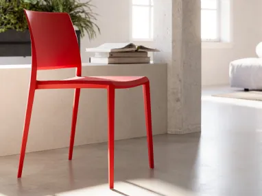 Penta chair in polypropylene by Arredo3.