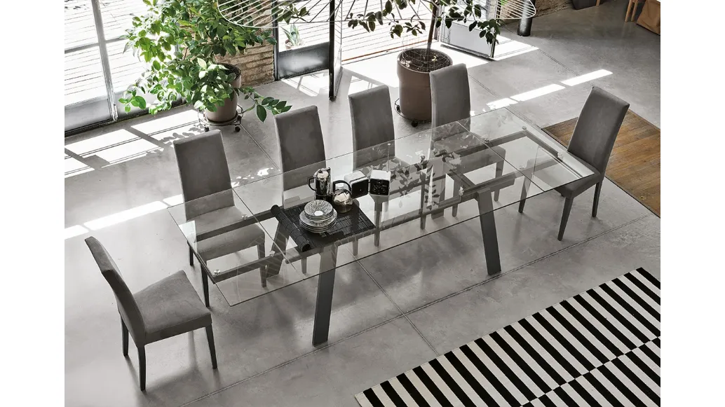 Extendable glass dining table Jupiter by Target Point.