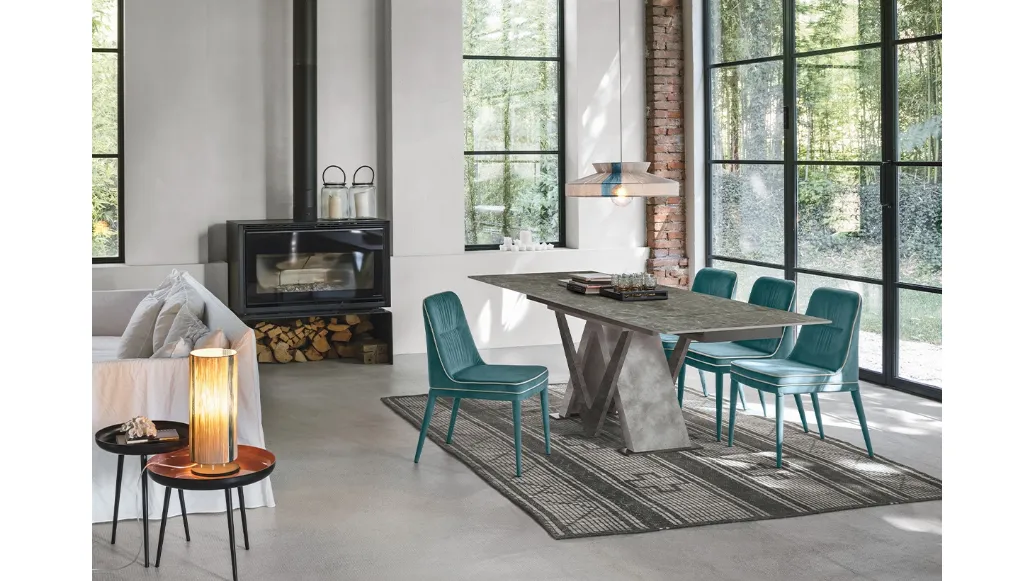 Extendable Tritone table by Target Point.