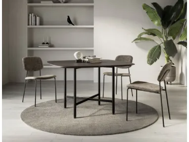 Arredo3's square all-round table.