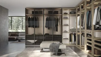 Walk-in wardrobe by Fimar.