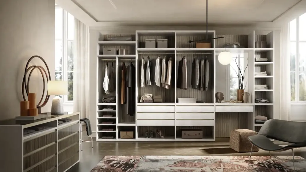 Taurus T521 walk-in closet in melamine resin and striped finish by Moretti Compact Giorno Notte.