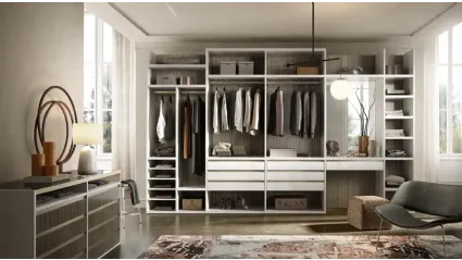 Taurus T521 walk-in closet in melamine resin and striped finish by Moretti Compact Giorno Notte.