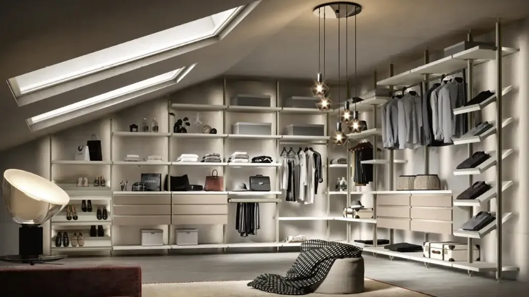 Virgo V323 walk-in closet by Moretti Compact Giorno Notte.