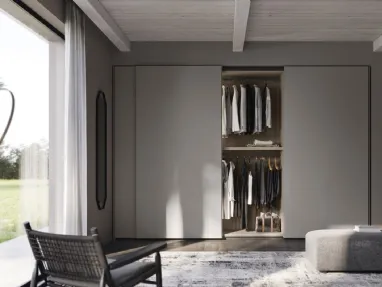 Design wardrobe with sliding door Line by Fimar.