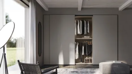 Design wardrobe with sliding door Line by Fimar.