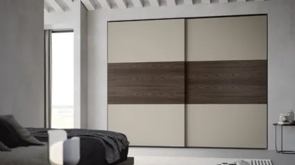 Wardrobe with Max4 sliding door in matte lacquered finish and essence by Fimar.