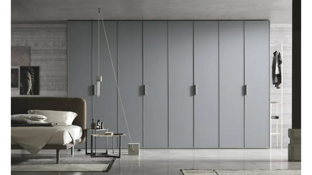 Frosted glass wardrobe by Tomasella profile.